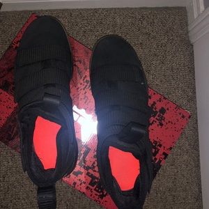 Lebron soldiers basketball shoes